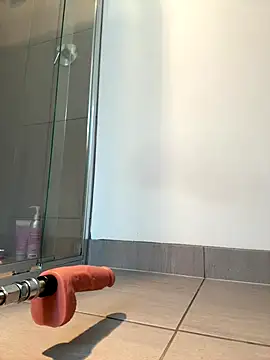 aus queen online show from January 7, 2026, 10:37 pm