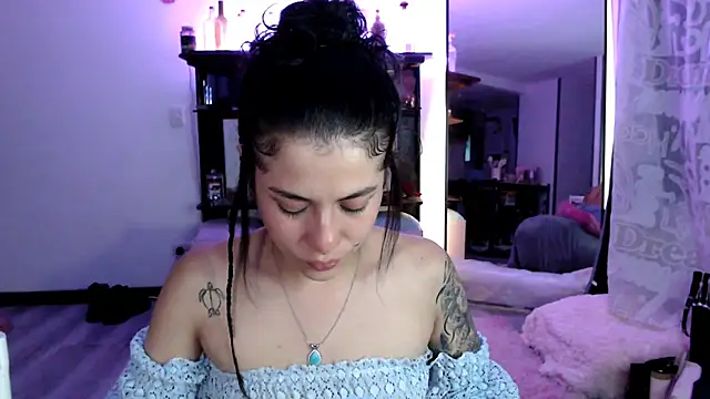 Snapshot of Hellen_dumont chatting on February 24, 2026, 12:33 am Hellen dumont online show from February 24, 2026, 12:33 am