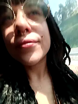 Snapshot of Hellen_dumont chatting on December 19, 2025, 4:42 pm Hellen dumont online show from December 19, 2025, 4:42 pm