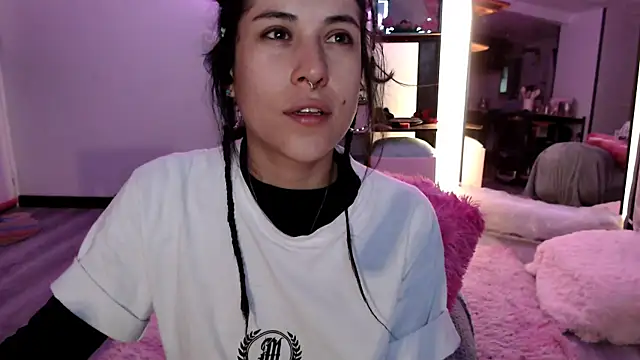 Snapshot of Hellen_dumont chatting on February 25, 2026, 1:50 am Hellen dumont online show from February 25, 2026, 1:50 am