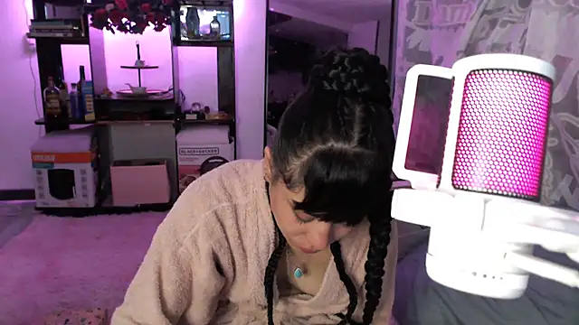 Snapshot of Hellen_dumont chatting on February 12, 2026, 1:05 am Hellen dumont online show from February 12, 2026, 1:05 am