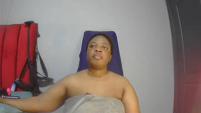 Snapshot of assqueenxx chatting on February 2, 2026, 4:11 am assqueenxx online show from February 2, 2026, 4:11 am