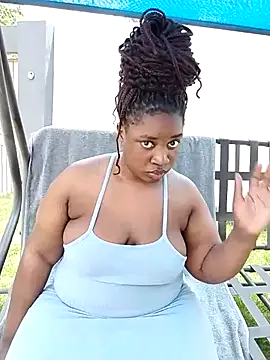 Snapshot of assqueenxx chatting on February 19, 2026, 9:28 am assqueenxx online show from February 19, 2026, 9:28 am