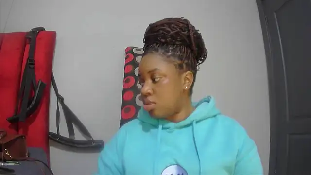 Snapshot of assqueenxx chatting on February 15, 2026, 7:20 am assqueenxx online show from February 15, 2026, 7:20 am