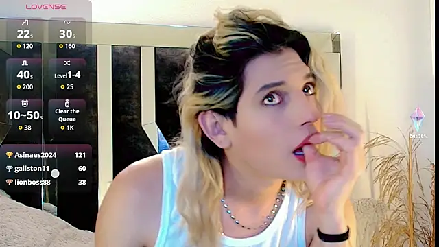 Snapshot of honey_skin chatting on November 25, 2025, 10:43 pm honey skin online show from November 25, 2025, 10:43 pm