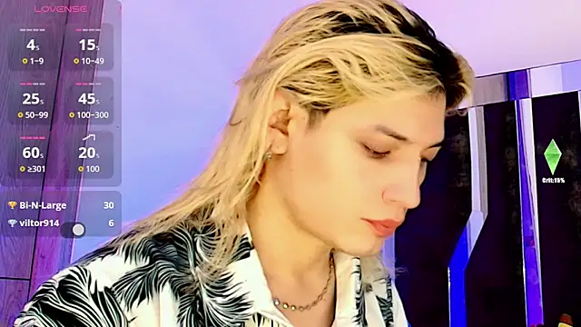 Snapshot of honey_skin chatting on September 28, 2025, 4:47 pm honey skin online show from September 28, 2025, 4:47 pm