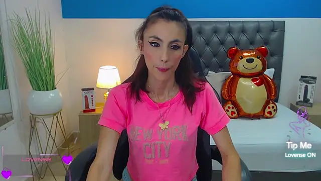 Snapshot of candy_summer28 chatting on March 5, 2025, 7:27 pm candy summer28 online show from March 5, 2025, 7:27 pm