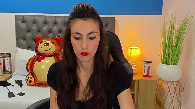 Snapshot of candy_summer28 chatting on February 20, 2025, 7:30 pm candy summer28 online show from February 20, 2025, 7:30 pm