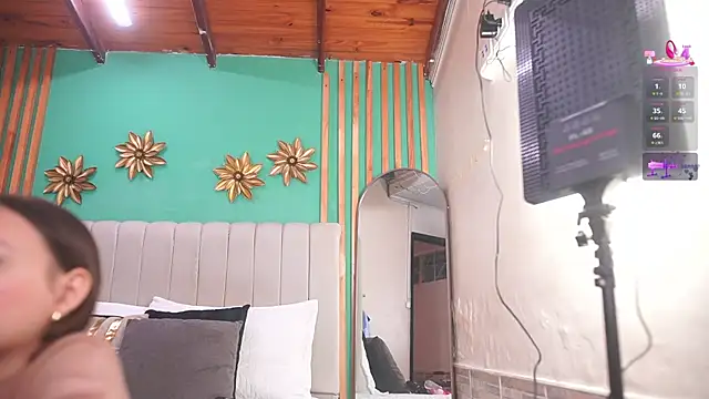 Snapshot of katlyn_martins chatting on December 1, 2025, 7:37 pm katlyn martins online show from December 1, 2025, 7:37 pm