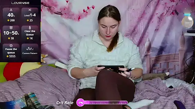 Snapshot of ElenaMaeer chatting on December 15, 2025, 2:56 pm ElenaMaeer online show from December 15, 2025, 2:56 pm