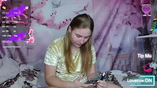 ElenaMaeer online show from October 10, 2025, 6:03 am