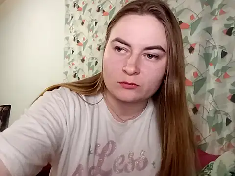 Snapshot of ElenaMaeer chatting on February 10, 2026, 5:56 pm ElenaMaeer online show from February 10, 2026, 5:56 pm