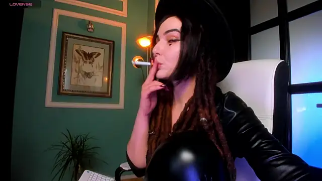 Snapshot of 1Munique chatting on November 15, 2025, 1:04 pm 1Munique online show from November 15, 2025, 1:04 pm