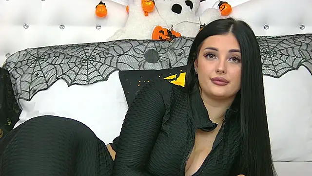 SophiaVilner online show from October 28, 2025, 7:13 pm