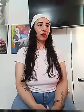 Snapshot of christine-x chatting on July 20, 2026, 2:19 pm christine-x online show from July 20, 2026, 2:19 pm