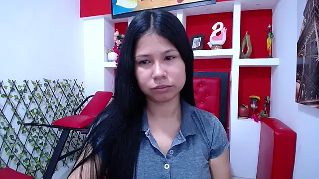 Letty Plugxo online show from December 2, 2025, 12:29 pm