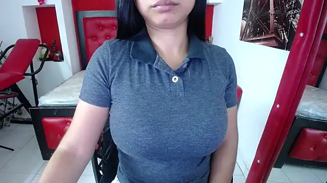 Letty Plugxo online show from September 17, 2025, 12:18 pm