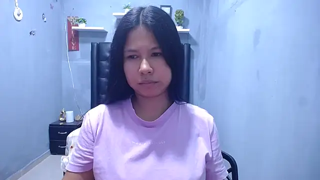 Letty Plugxo online show from March 18, 2026, 2:41 pm