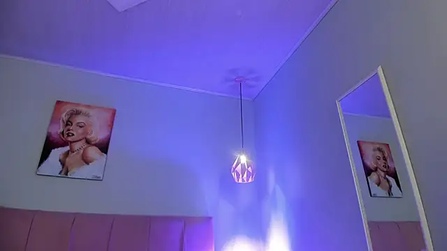 ScarletGV online show from December 2, 2025, 4:47 am