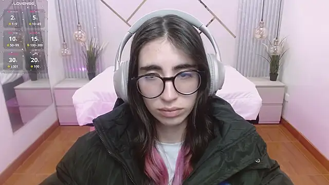 LenaRoses online show from September 29, 2025, 8:03 pm