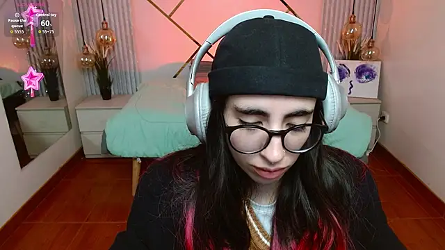 LenaRoses online show from February 19, 2026, 9:23 pm