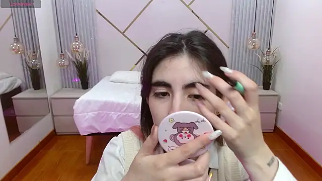 LenaRoses online show from September 17, 2025, 7:49 pm