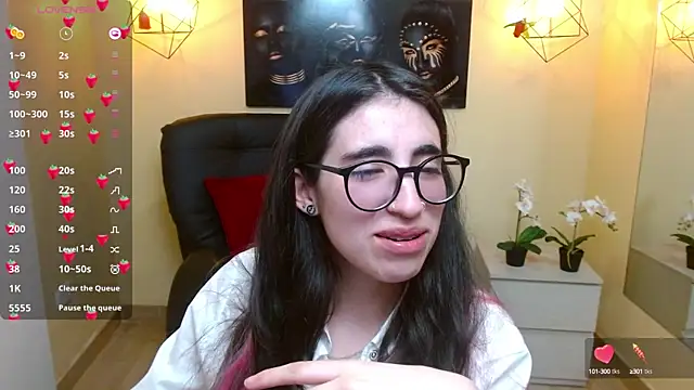 LenaRoses online show from January 9, 2025, 8:22 pm