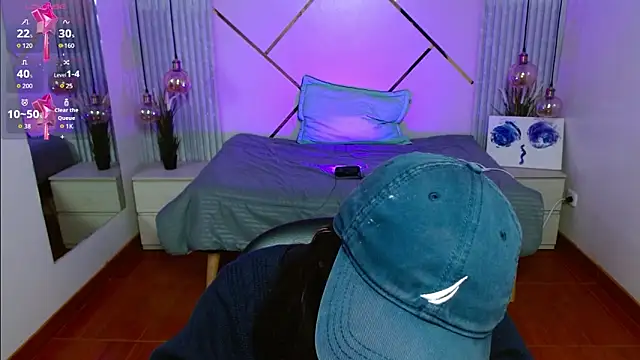 LenaRoses online show from April 8, 2026, 8:32 pm