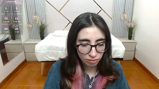 LenaRoses online show from September 19, 2025, 7:29 pm