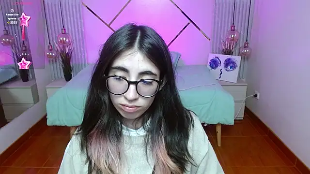 LenaRoses online show from January 13, 2026, 8:35 pm