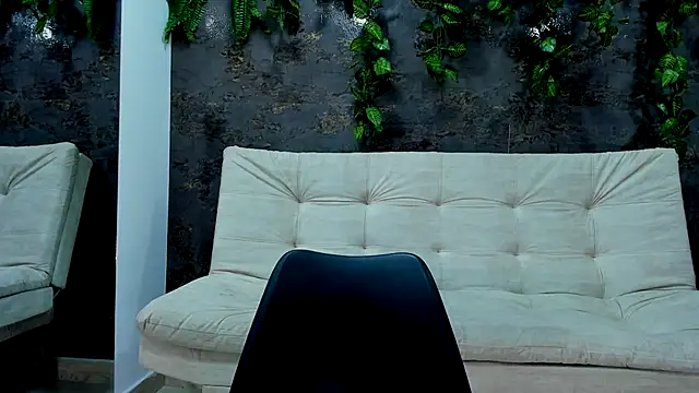 Snapshot of alice_greco chatting on December 19, 2025, 6:21 pm alice greco online show from December 19, 2025, 6:21 pm