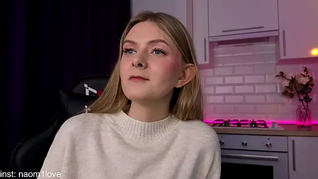 Naomi Girly online show from October 11, 2025, 3:02 pm