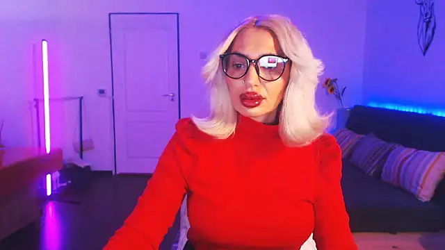 beauty chl0e online show from December 19, 2024, 8:13 pm