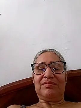 Snapshot of _candi chatting on February 6, 2026, 1:51 pm candi online show from February 6, 2026, 1:51 pm