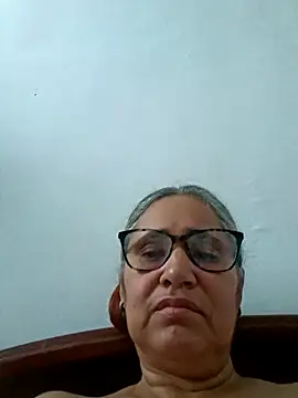Snapshot of _candi chatting on February 3, 2026, 12:21 pm candi online show from February 3, 2026, 12:21 pm