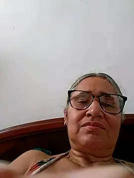Snapshot of _candi chatting on February 11, 2026, 1:22 pm candi online show from February 11, 2026, 1:22 pm