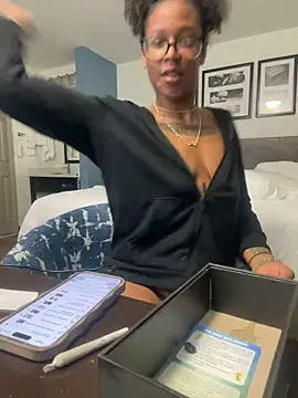 slimerlla online show from November 8, 2025, 8:07 am