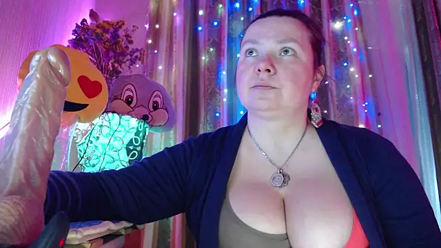 amorelara online show from March 27, 2026, 9:54 am