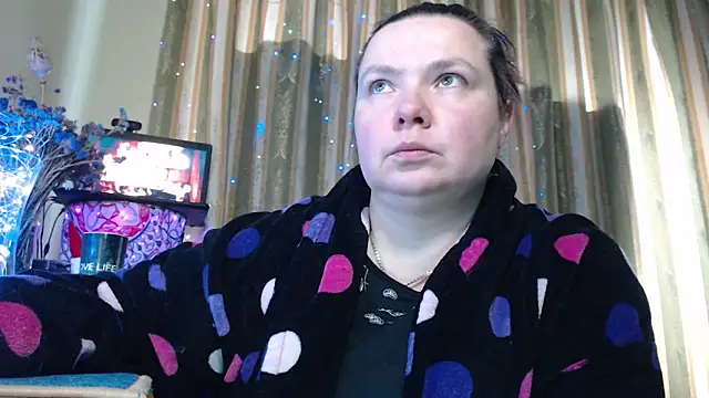 amorelara online show from February 1, 2026, 7:06 am