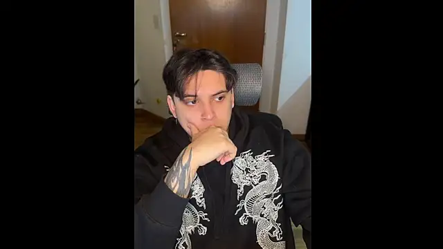 Snapshot of Markuss_b chatting on June 18, 2026, 10:59 pm Markuss b online show from June 18, 2026, 10:59 pm