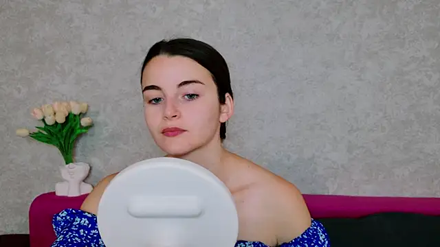 Miss Arwen online show from September 23, 2025, 3:35 am