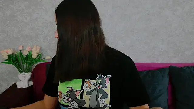 Miss Arwen online show from November 18, 2025, 5:44 am