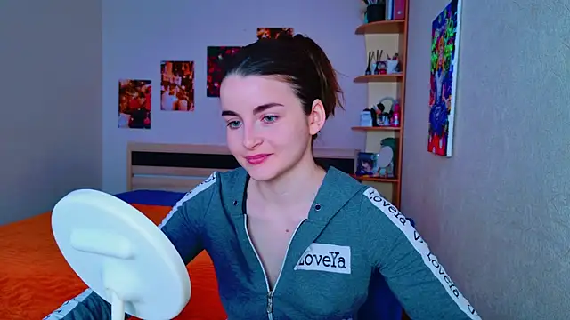 Miss Arwen online show from March 4, 2025, 6:04 am