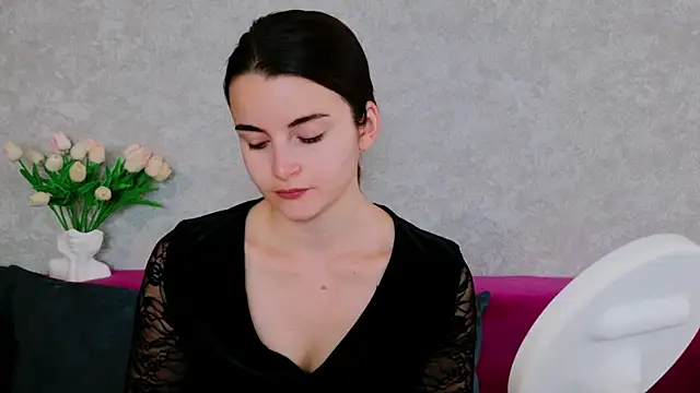 Miss Arwen online show from September 29, 2025, 3:46 am