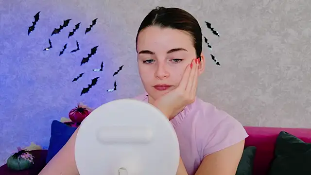 Miss Arwen online show from October 14, 2025, 3:51 am