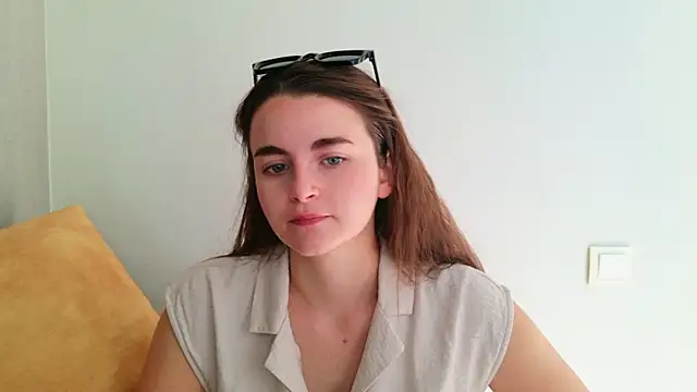 Snapshot of Miss_Arwen chatting on July 20, 2026, 6:43 am Miss Arwen online show from July 20, 2026, 6:43 am