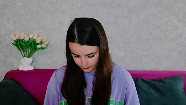 Miss Arwen online show from September 9, 2025, 8:57 am