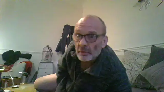 Snapshot of Shyboy817 chatting on January 11, 2026, 3:52 pm Shyboy817 online show from January 11, 2026, 3:52 pm