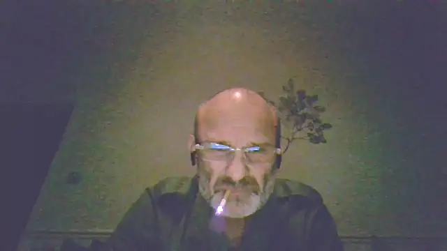 Snapshot of Shyboy817 chatting on November 13, 2025, 3:32 am Shyboy817 online show from November 13, 2025, 3:32 am