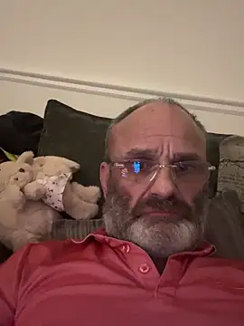 Snapshot of Shyboy817 chatting on October 29, 2025, 2:21 am Shyboy817 online show from October 29, 2025, 2:21 am